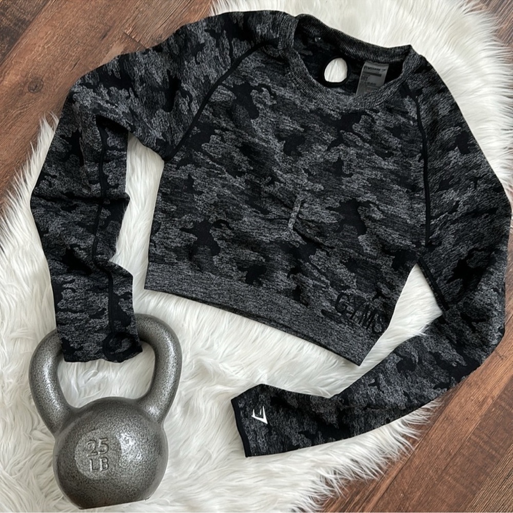 ✨GYMSHARK | OG Camo Crop Top | Black | Size L